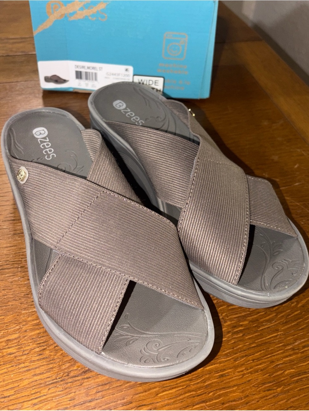 Bzees Women's gray Crisscross Comfort Slide Sandals